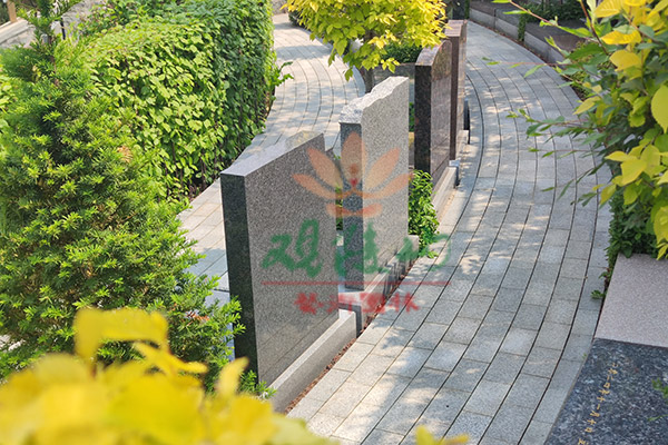 在沈阳墓地下葬前如何准备逝者的寿衣与骨灰盒? 在沈阳墓地下葬前如何准备逝者的寿衣与骨灰盒?